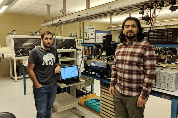 Notre Dame graduate students reveal new understanding of ferroelectric devices