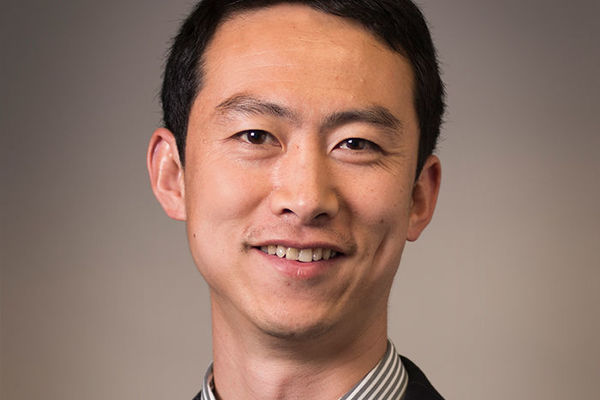 Zhang named among “rising stars” in materials chemistry research for energy and sustainability