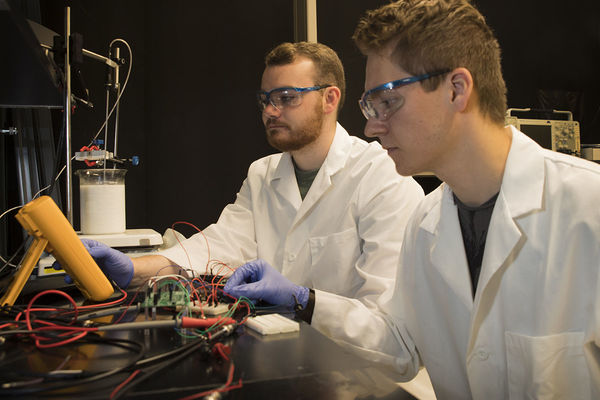 NDnano offers summer research fellowships for undergraduates; apply by February 6