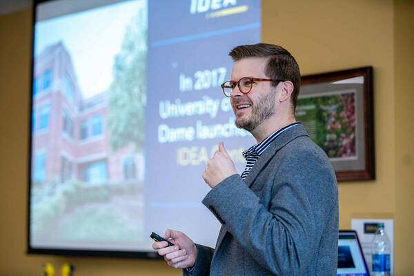 Graduate students learn about technology and research commercialization, NearWave tech start-up at NDnano-IDEA Center event