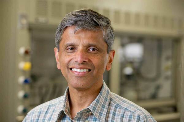 Prashant Kamat wins 2022 Richard E. Smalley Research Award and Porter Medal