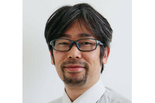 Hirotaka Sakaue discusses research on a luminescent sensor for high-speed aerodynamics at NDnano networking meeting